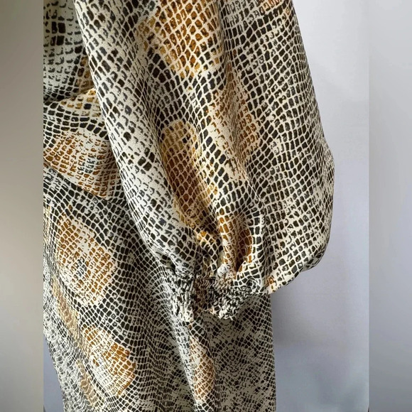 Ava & VIV Women's Plus Size Long Sleeve V-Neck Snake Skin Popover Blouse  Sz X - Picture 8 of 16